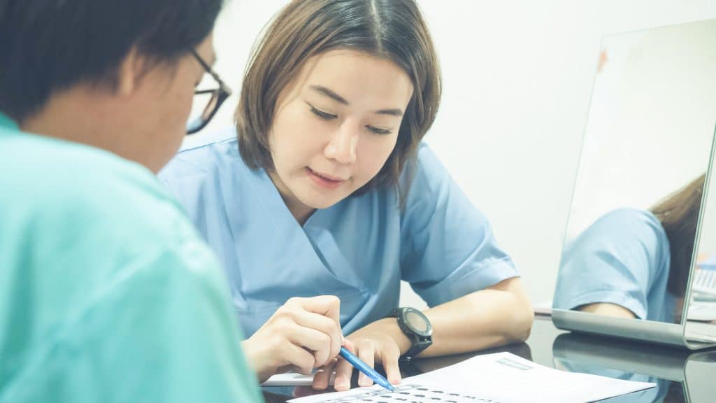 หมอพรีมา แนะนำการ เตรียมตัวก่อนปลูกผม 