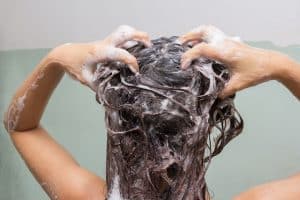 WHAT CAUSES DANDRUFF SOLUTION FOR THE DANDRUFF PROBLEM THAT BOTHERS YOU_3